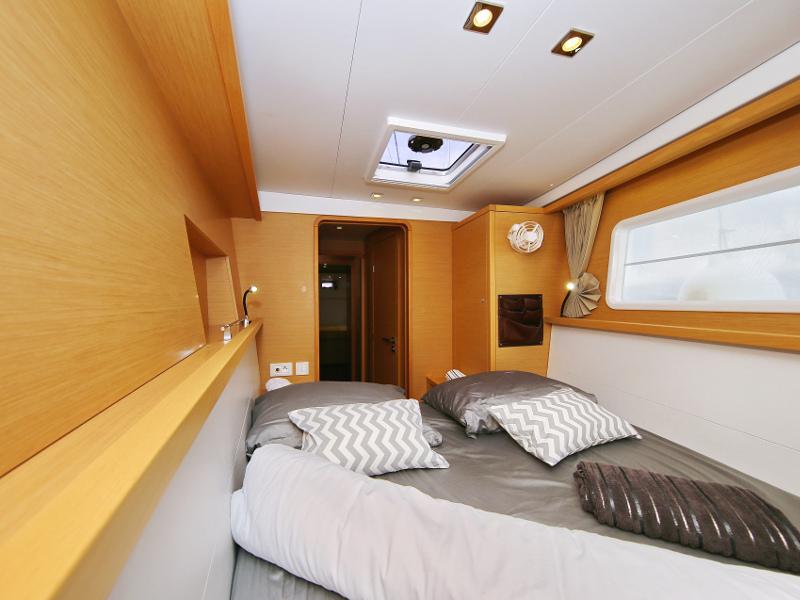 Book yachts online - catamaran - Lagoon 450 F - LADIES&amp;GENTLEMEN  - rent