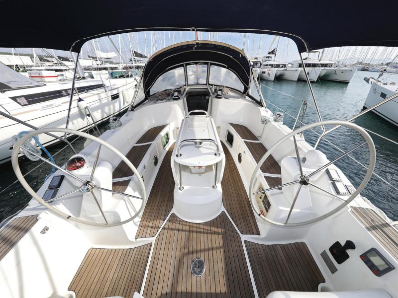 Book yachts online - sailboat - Sun Odyssey 45 - Lejla  - rent