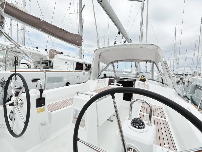 Book yachts online - sailboat - Oceanis 35.1 - IDILA  - rent