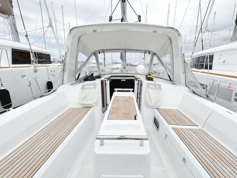 Book yachts online - sailboat - Oceanis 35.1 - IDILA  - rent