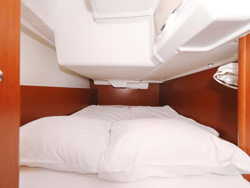 Book yachts online - sailboat - Oceanis 35.1 - IDILA  - rent