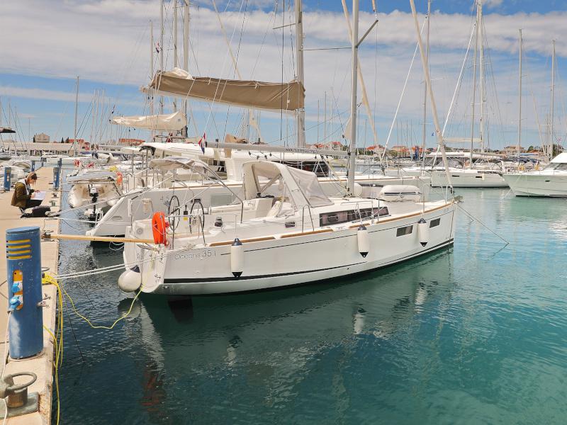 Book yachts online - sailboat - Oceanis 35.1 - IDILA  - rent