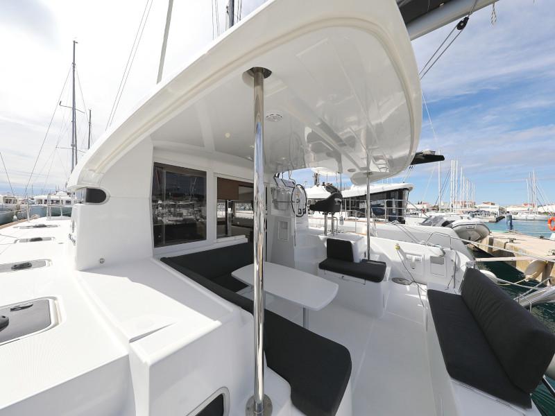 Book yachts online - catamaran - Lagoon 40-3 EXCLUSIVE - THE CURE OWNER VERSION AC salon + generator - rent