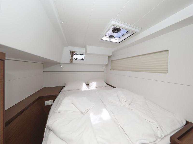 Book yachts online - catamaran - Lagoon 40-3 EXCLUSIVE - THE CURE OWNER VERSION AC salon + generator - rent