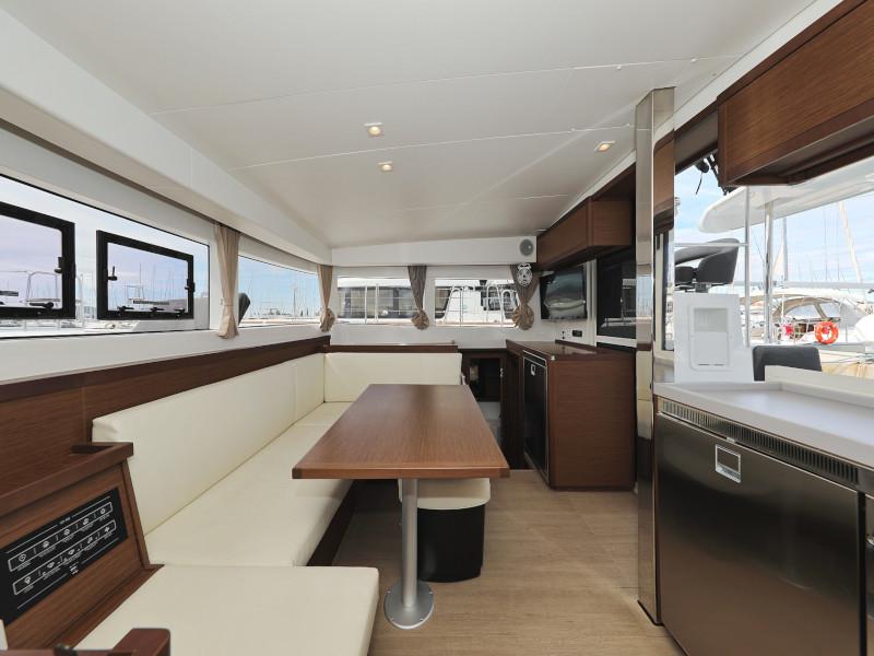 Book yachts online - catamaran - Lagoon 40-3 EXCLUSIVE - THE CURE OWNER VERSION AC salon + generator - rent