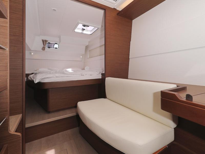 Book yachts online - catamaran - Lagoon 40-3 EXCLUSIVE - THE CURE OWNER VERSION AC salon + generator - rent
