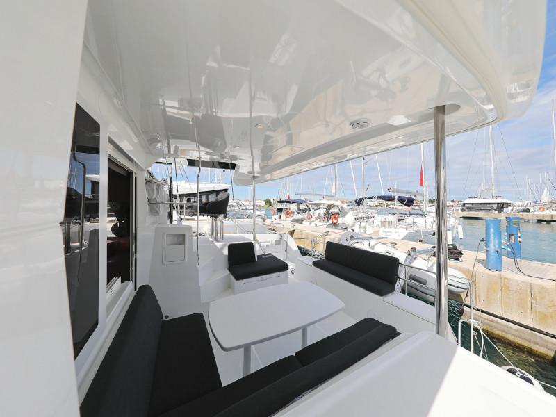 Book yachts online - catamaran - Lagoon 40-3 EXCLUSIVE - THE CURE OWNER VERSION AC salon + generator - rent