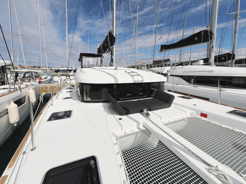 Book yachts online - catamaran - Lagoon 40-3 EXCLUSIVE - THE CURE OWNER VERSION AC salon + generator - rent