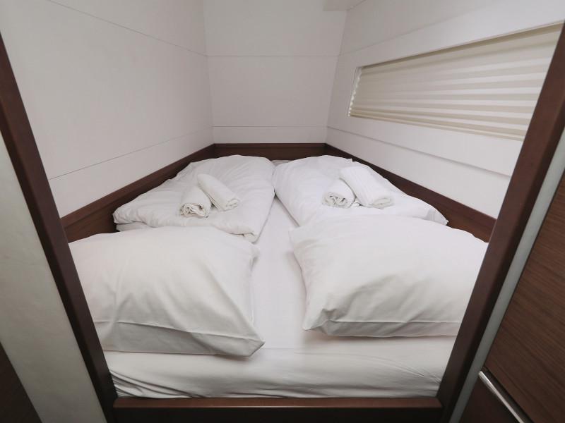 Book yachts online - catamaran - Lagoon 40-3 EXCLUSIVE - THE CURE OWNER VERSION AC salon + generator - rent