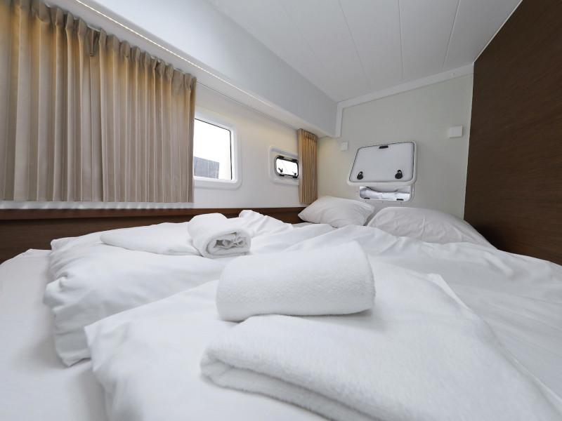 Book yachts online - catamaran - Lagoon 42 - FANTASEA  - rent