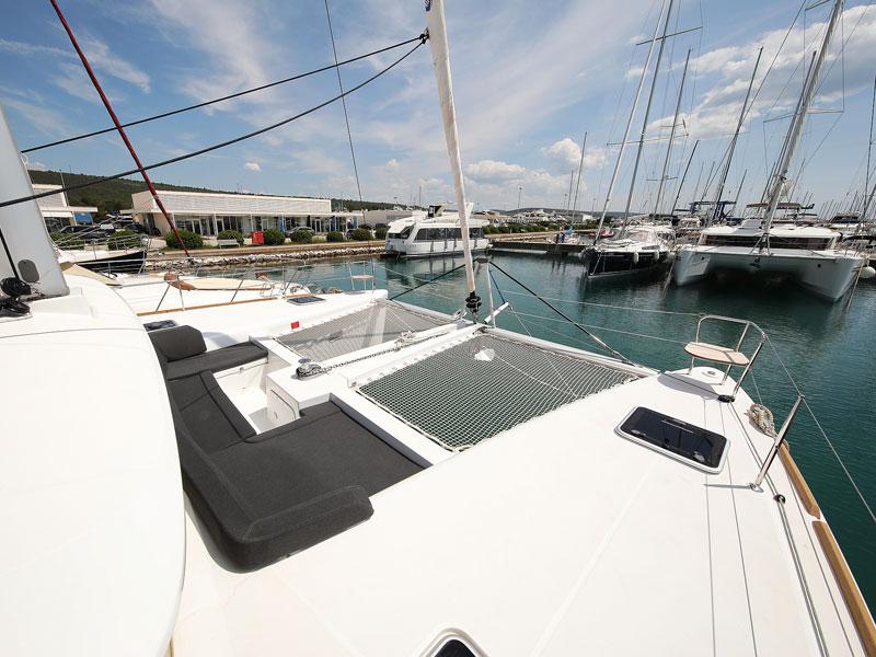 Book yachts online - catamaran - Lagoon 450 F - PARADISE Air condition salon+cabins generator watermaker - rent
