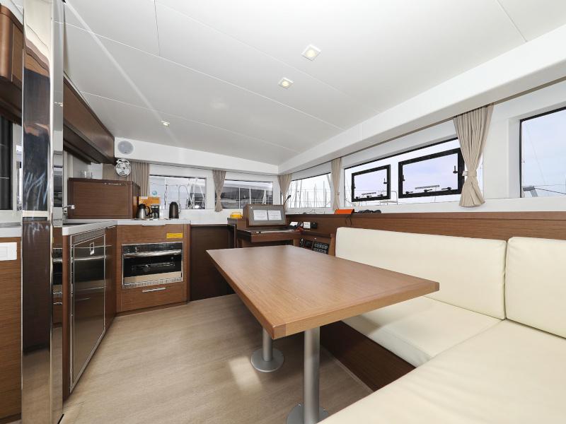 Book yachts online - catamaran - Lagoon 40 - TOM &amp; JERRY - rent