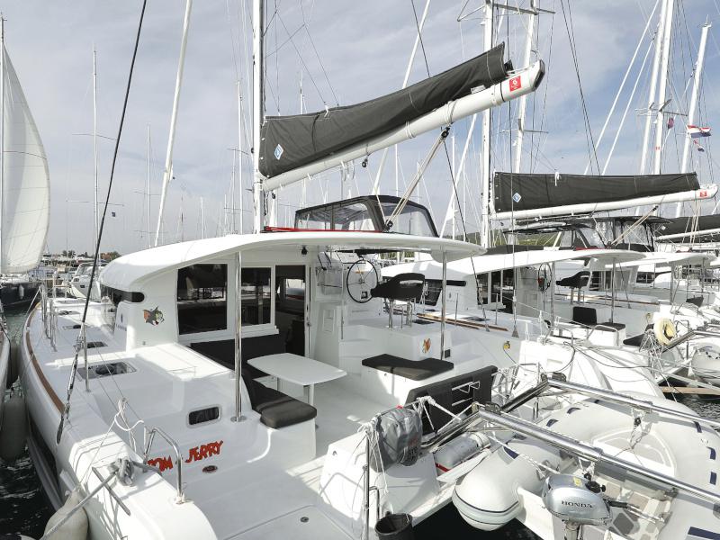 Book yachts online - catamaran - Lagoon 40 - TOM &amp; JERRY - rent