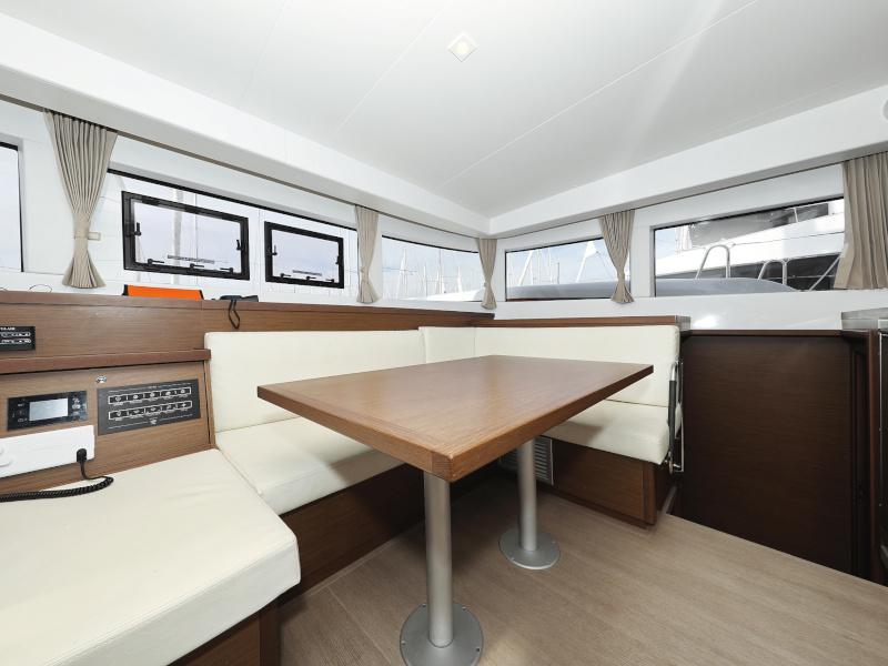 Book yachts online - catamaran - Lagoon 40 - TOM &amp; JERRY - rent