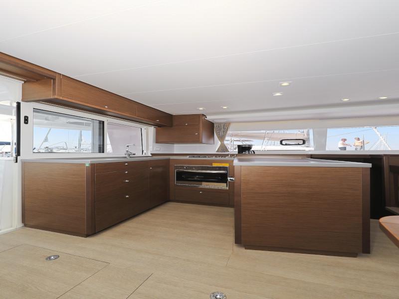 Book yachts online - catamaran - Lagoon 450 F - HOT STUFF Air condition in salon generator - rent