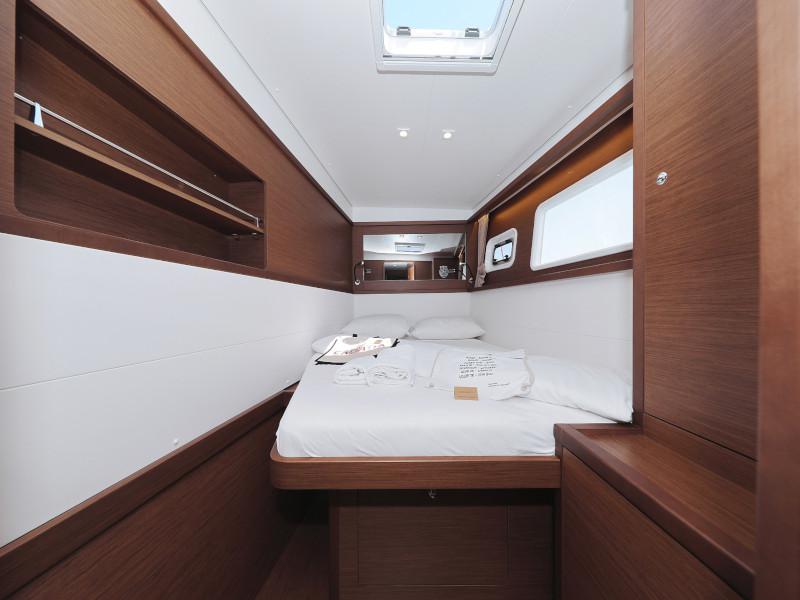 Book yachts online - catamaran - Lagoon 450 F - HOT STUFF Air condition in salon generator - rent