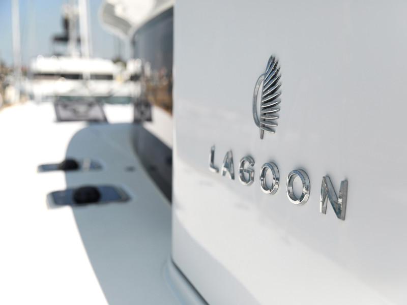 Book yachts online - catamaran - Lagoon 450 F - HOT STUFF Air condition in salon generator - rent