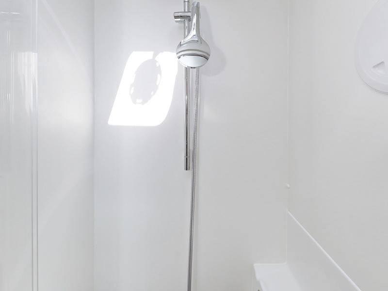 Book yachts online - catamaran - Lagoon 450 F - HOT STUFF Air condition in salon generator - rent