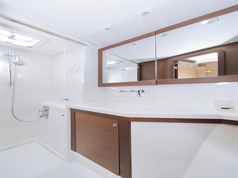 Book yachts online - catamaran - Lagoon 450 F - HOT STUFF Air condition in salon generator - rent