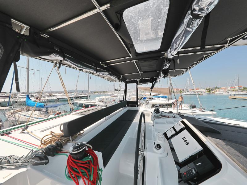 Book yachts online - catamaran - Lagoon 450 F - HOT STUFF Air condition in salon generator - rent