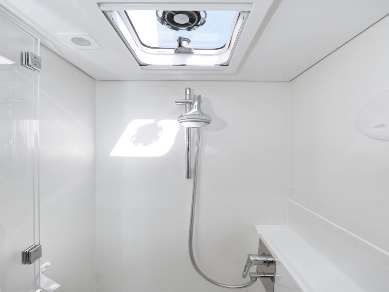 Book yachts online - catamaran - Lagoon 450 F - HOT STUFF Air condition in salon generator - rent