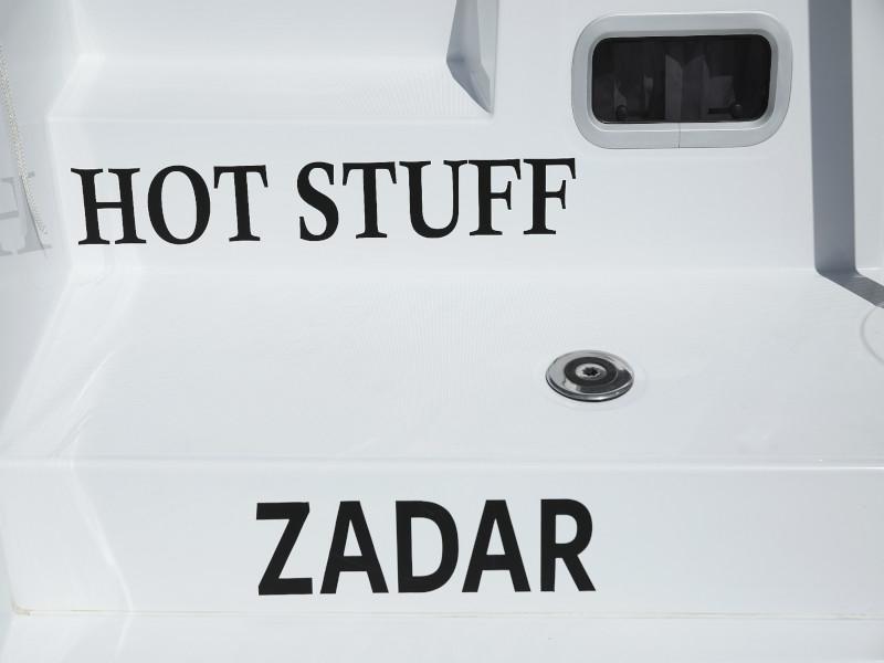 Book yachts online - catamaran - Lagoon 450 F - HOT STUFF Air condition in salon generator - rent