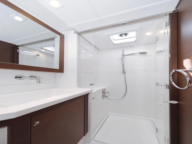 Book yachts online - catamaran - Lagoon 450 F - HOT STUFF Air condition in salon generator - rent