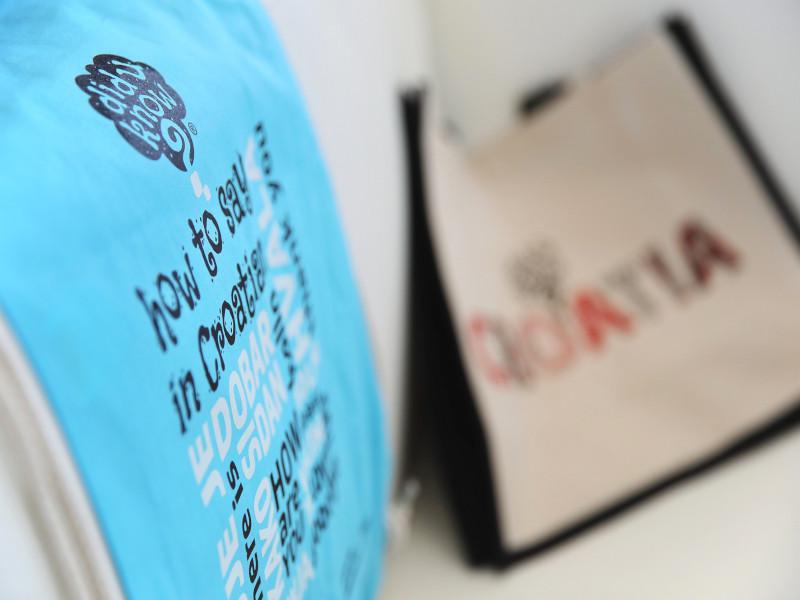 Book yachts online - catamaran - Lagoon 450 F - HOT STUFF Air condition in salon generator - rent