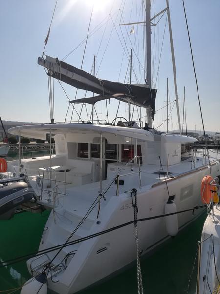 Book yachts online - catamaran - Lagoon 450 F - MUST HAVE Air Condition Generator - rent