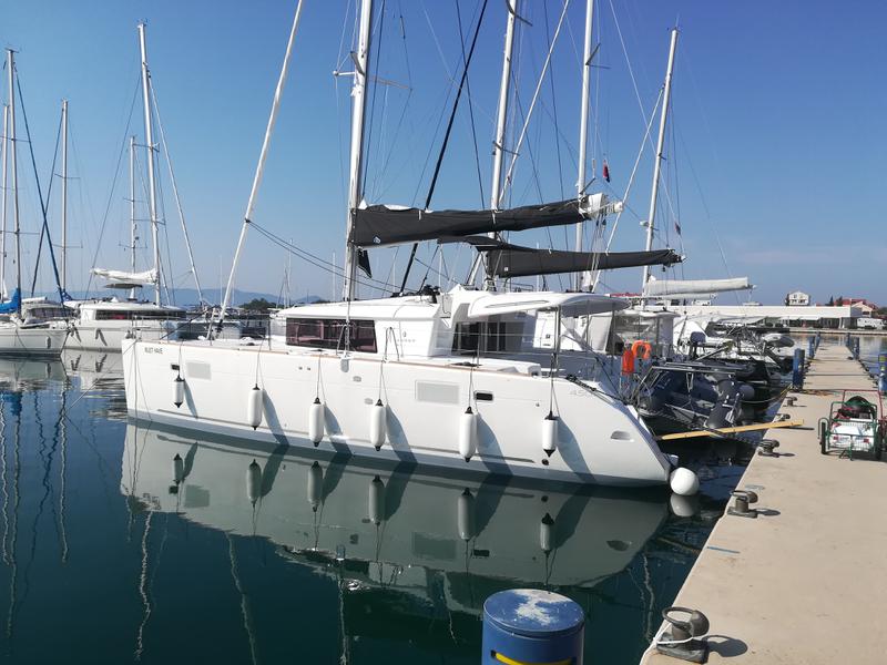 Book yachts online - catamaran - Lagoon 450 F - MUST HAVE Air Condition Generator - rent