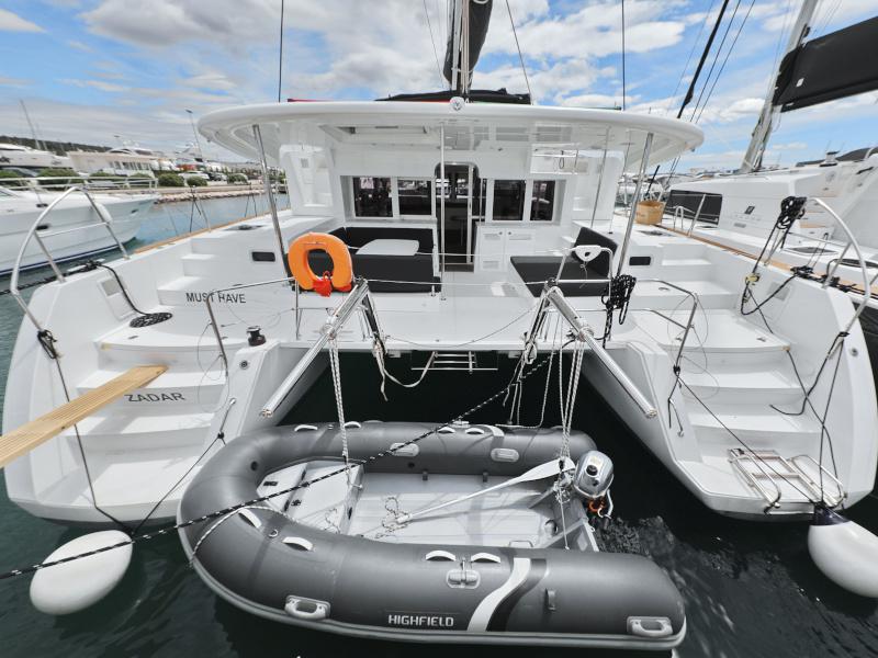 Book yachts online - catamaran - Lagoon 450 F - MUST HAVE Air Condition Generator - rent