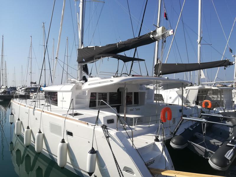 Book yachts online - catamaran - Lagoon 450 F - MUST HAVE Air Condition Generator - rent