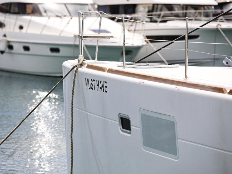 Book yachts online - catamaran - Lagoon 450 F - MUST HAVE Air Condition Generator - rent