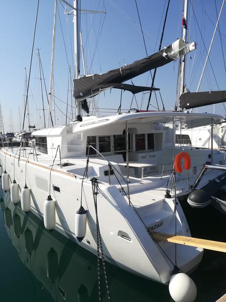 Book yachts online - catamaran - Lagoon 450 F - MUST HAVE Air Condition Generator - rent