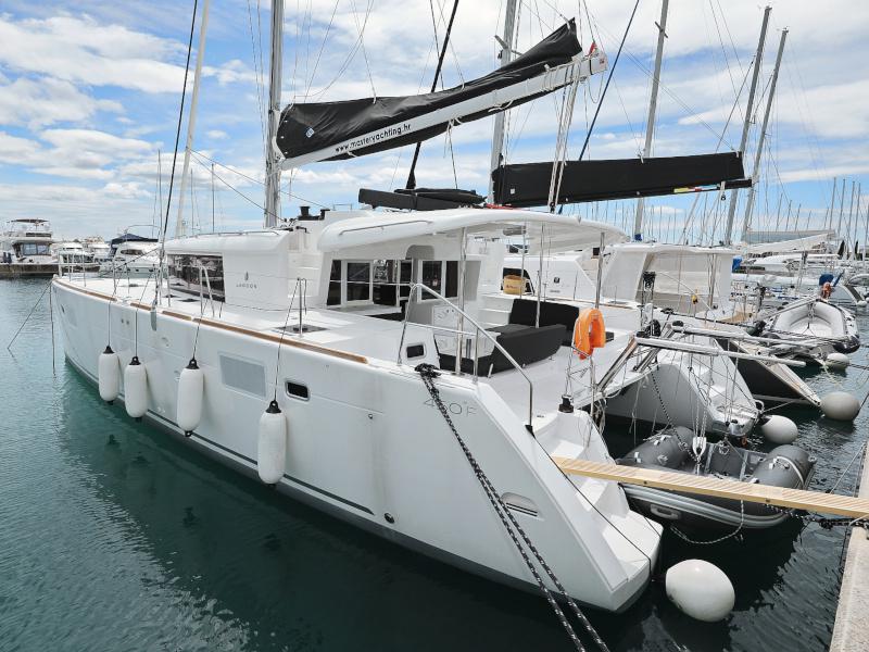 Book yachts online - catamaran - Lagoon 450 F - MUST HAVE Air Condition Generator - rent