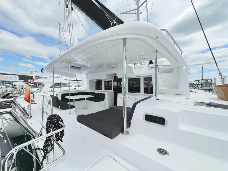 Book yachts online - catamaran - Lagoon 450 F - MUST HAVE Air Condition Generator - rent