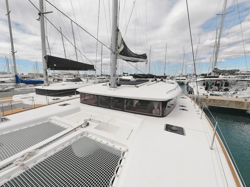 Book yachts online - catamaran - Lagoon 450 F - MUST HAVE Air Condition Generator - rent