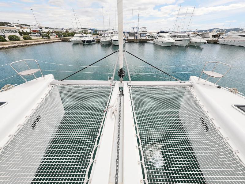 Book yachts online - catamaran - Lagoon 450 F - MUST HAVE Air Condition Generator - rent