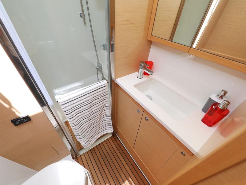 Book yachts online - catamaran - Lagoon 52 - SEA DWELLER (ex.TEQUILA SUNRISE) AC Generator Watermaker - rent