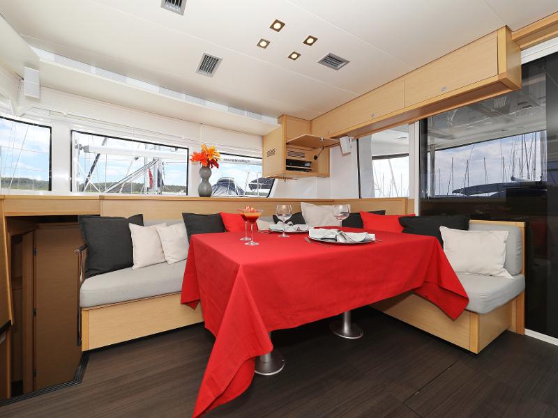 Book yachts online - catamaran - Lagoon 52 - SEA DWELLER (ex.TEQUILA SUNRISE) AC Generator Watermaker - rent