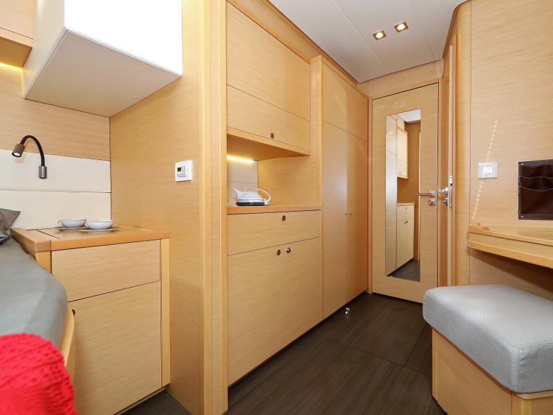 Book yachts online - catamaran - Lagoon 52 - SEA DWELLER (ex.TEQUILA SUNRISE) AC Generator Watermaker - rent