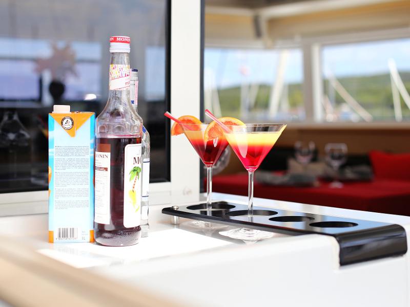 Book yachts online - catamaran - Lagoon 52 - SEA DWELLER (ex.TEQUILA SUNRISE) AC Generator Watermaker - rent