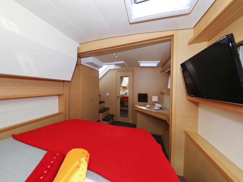 Book yachts online - catamaran - Lagoon 52 - SEA DWELLER (ex.TEQUILA SUNRISE) AC Generator Watermaker - rent