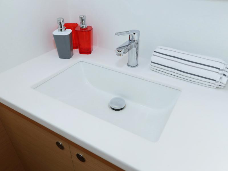 Book yachts online - catamaran - Lagoon 52 - SEA DWELLER (ex.TEQUILA SUNRISE) AC Generator Watermaker - rent