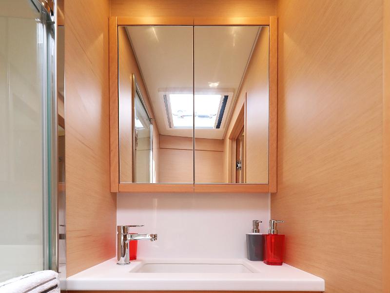 Book yachts online - catamaran - Lagoon 52 - SEA DWELLER (ex.TEQUILA SUNRISE) AC Generator Watermaker - rent