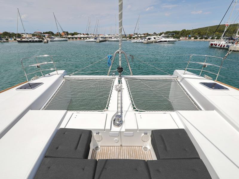 Book yachts online - catamaran - Lagoon 52 - SEA DWELLER (ex.TEQUILA SUNRISE) AC Generator Watermaker - rent