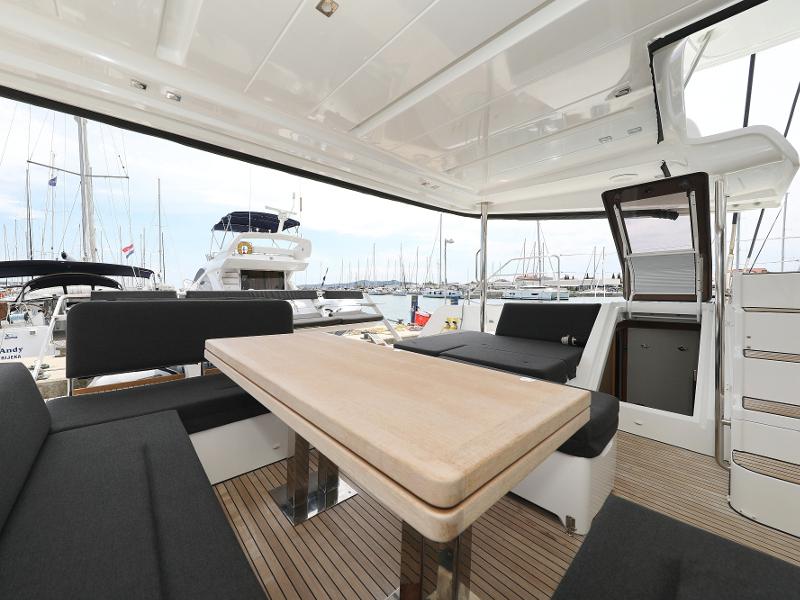 Book yachts online - catamaran - Lagoon 52 - SEA DWELLER (ex.TEQUILA SUNRISE) AC Generator Watermaker - rent