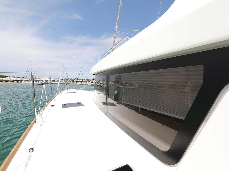 Book yachts online - catamaran - Lagoon 52 - SEA DWELLER (ex.TEQUILA SUNRISE) AC Generator Watermaker - rent