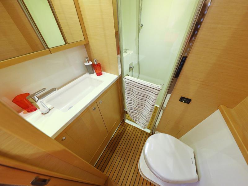 Book yachts online - catamaran - Lagoon 52 - SEA DWELLER (ex.TEQUILA SUNRISE) AC Generator Watermaker - rent