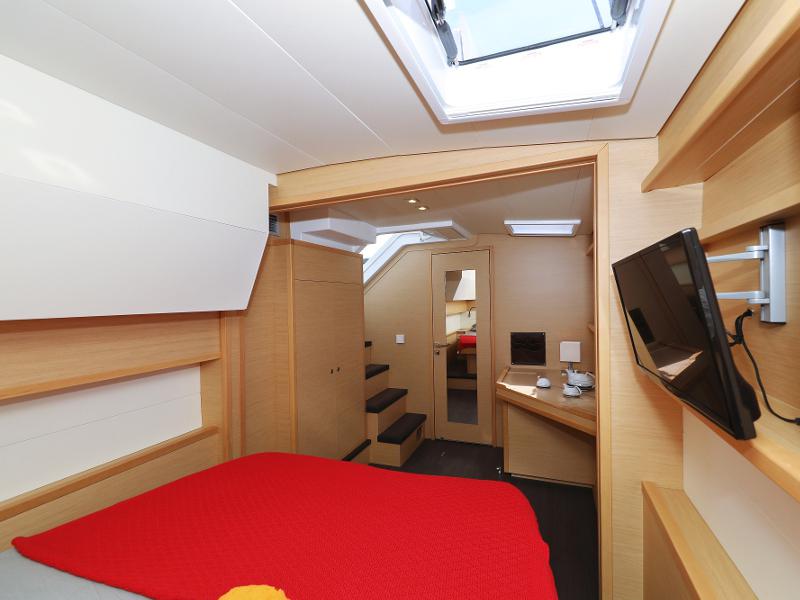 Book yachts online - catamaran - Lagoon 52 - SEA DWELLER (ex.TEQUILA SUNRISE) AC Generator Watermaker - rent